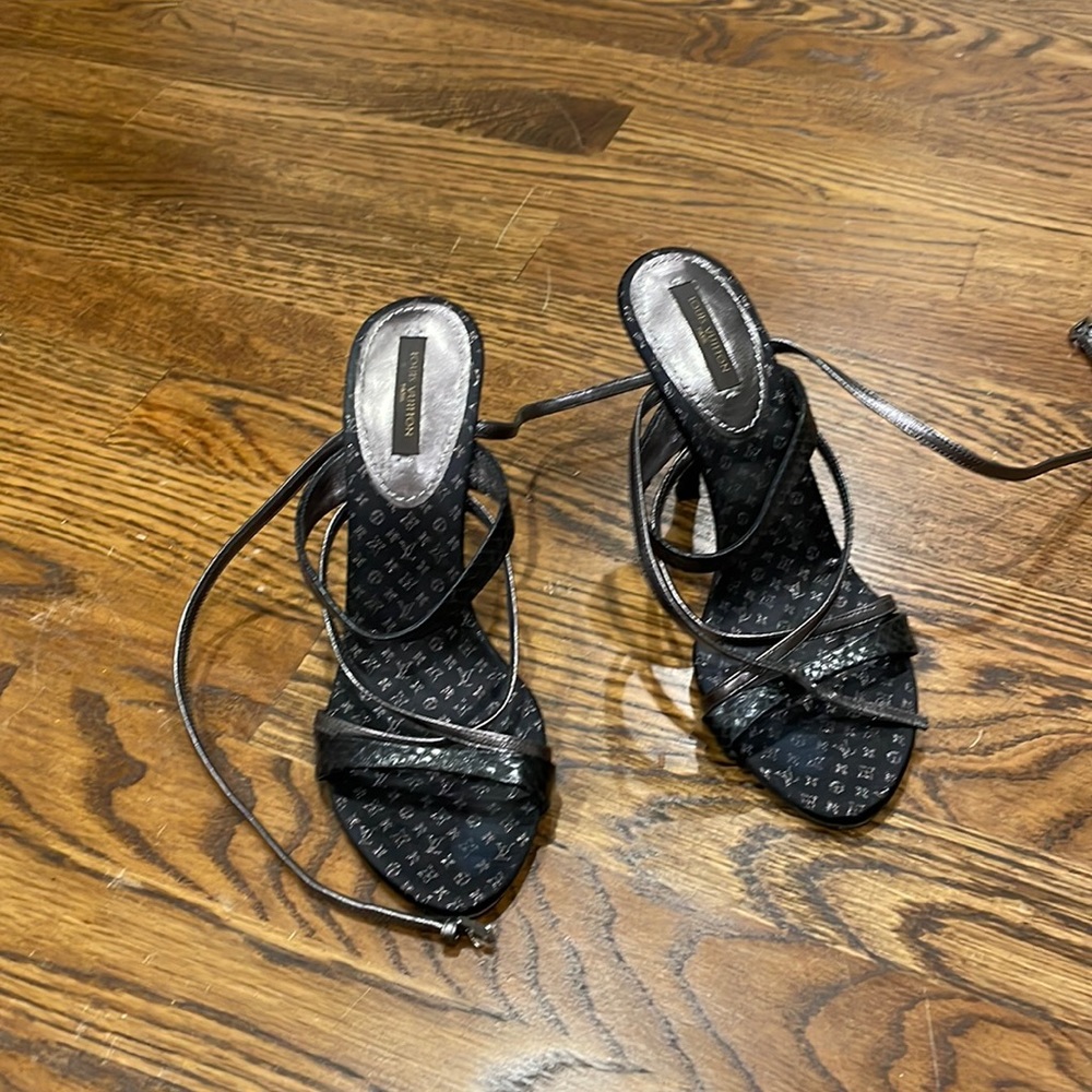 Louis Vuitton heel